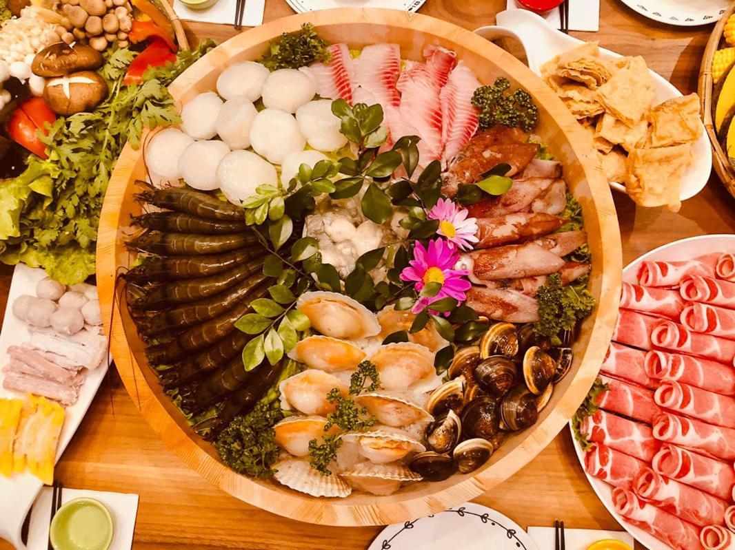 巴黎villa 主題派對k歌 Bbq 麻將包棟 Luodong Exterior photo